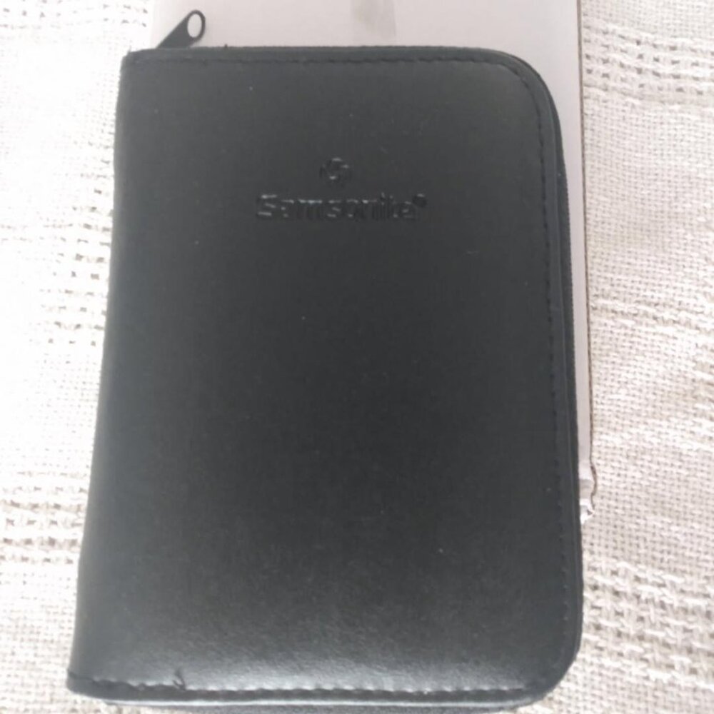 NEW- Samsonite travel wallet